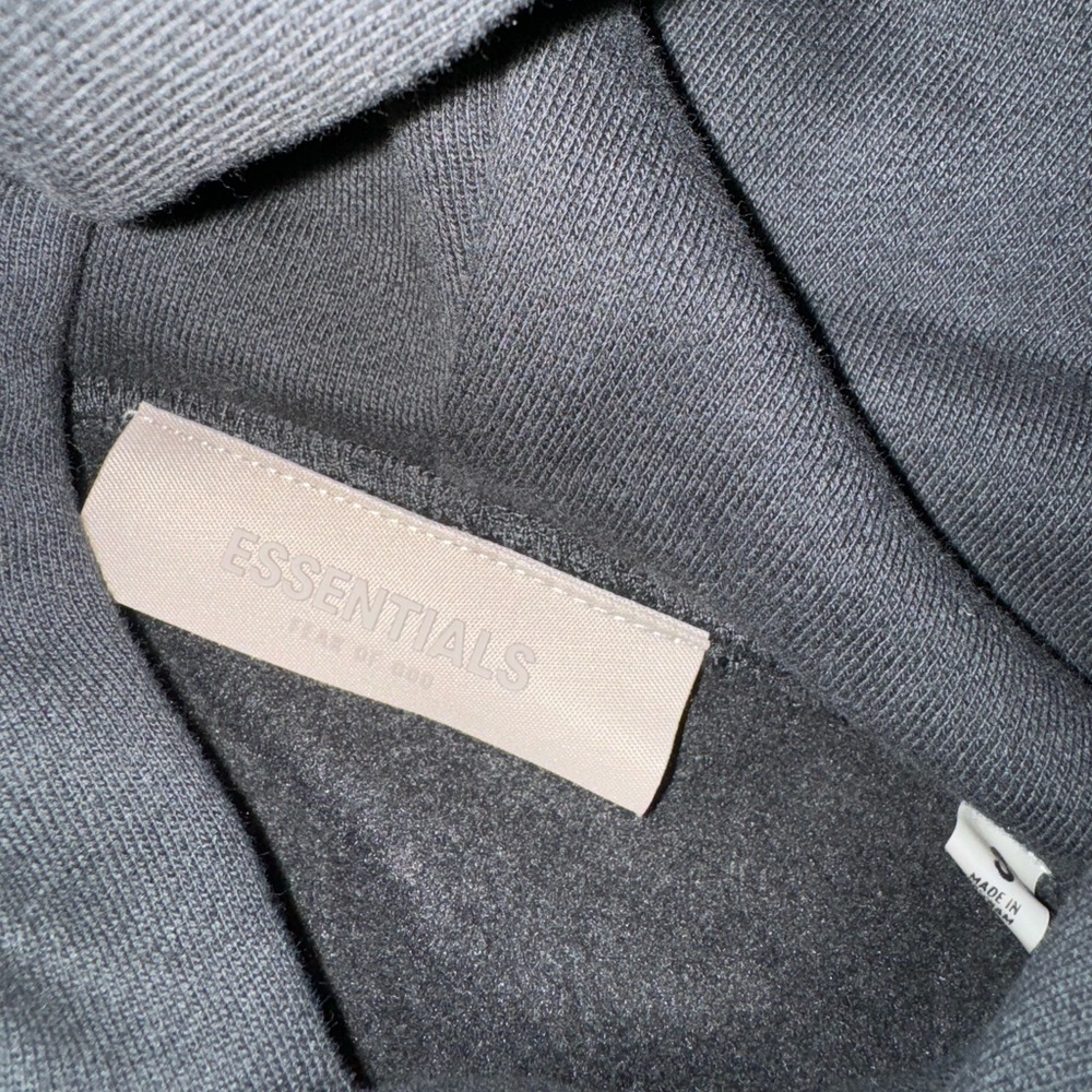 Essentials fear of god hoodie, long sleeve